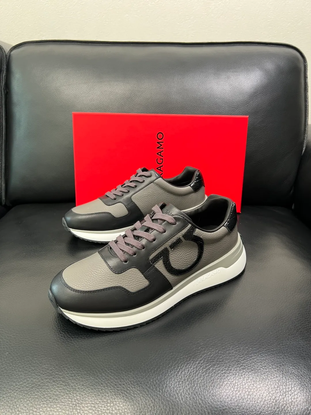 Men's shoes 💰840 Ferragamo High-quality top crafts Ferragamo counters sell original factory configuration at the same time, imported original cowhide from Italy, imported water-dyed cow lining, soles: original factory special original soles are super comfortable, original factory and single goods, welcome to compare at the same time at the counter, code number 38-44 (customized 45 46)